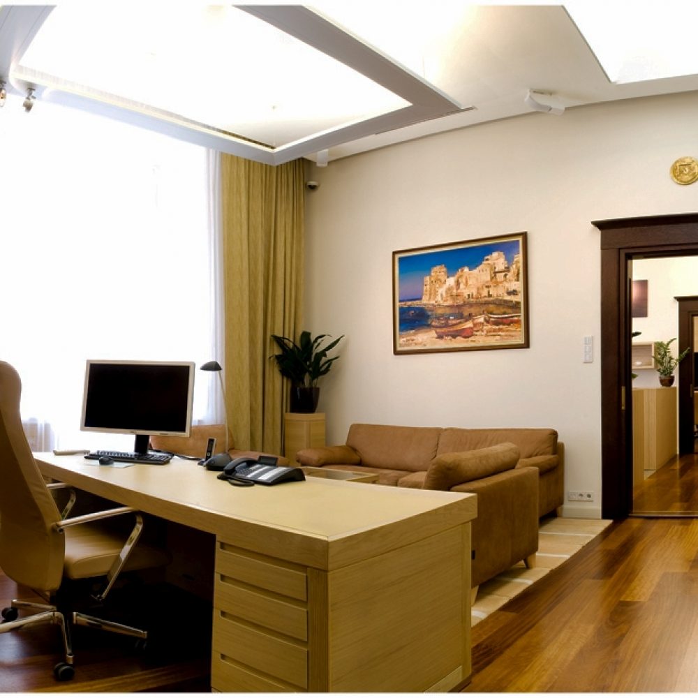 O.. 213-215 office (4)
