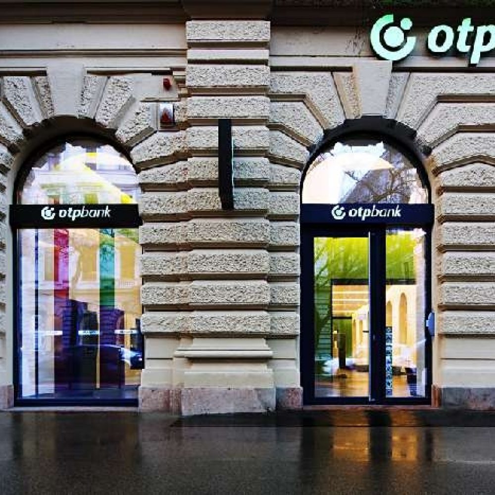 OTP A6 1 homlokzat (4)